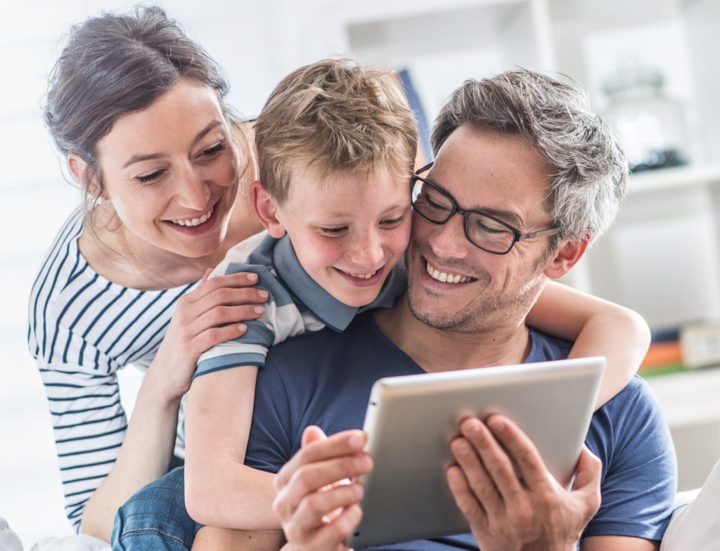 Famille : père, mère, enfant