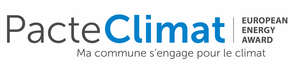 Logo du programme Pacte Climat, instrument central de l’orientation de la politique communale luxembourgeoise en matière d'énergie et de changement climatique . Klima-Agence gère le Pacte Climat pour le compte du ministère de l’Environnement, du Climat et de la Biodiversité.